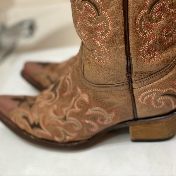 Circle G Brown Embroidered Heeled Boots - Picture 8 of 9
